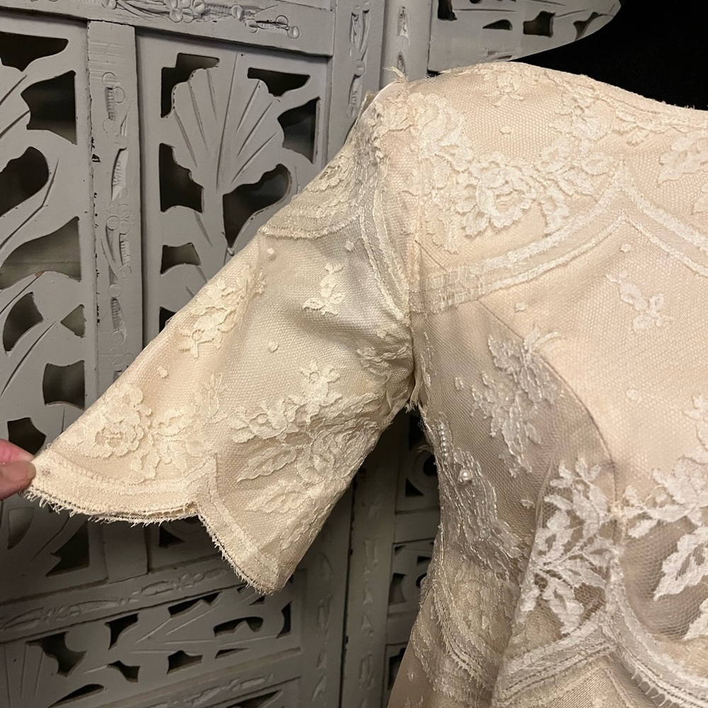 VINTAGE WILLIAM CAHILL BEVERLY HILLS RARE CHANTILLY LACE IVORY WEDDING DRESS - Picture 4 of 12